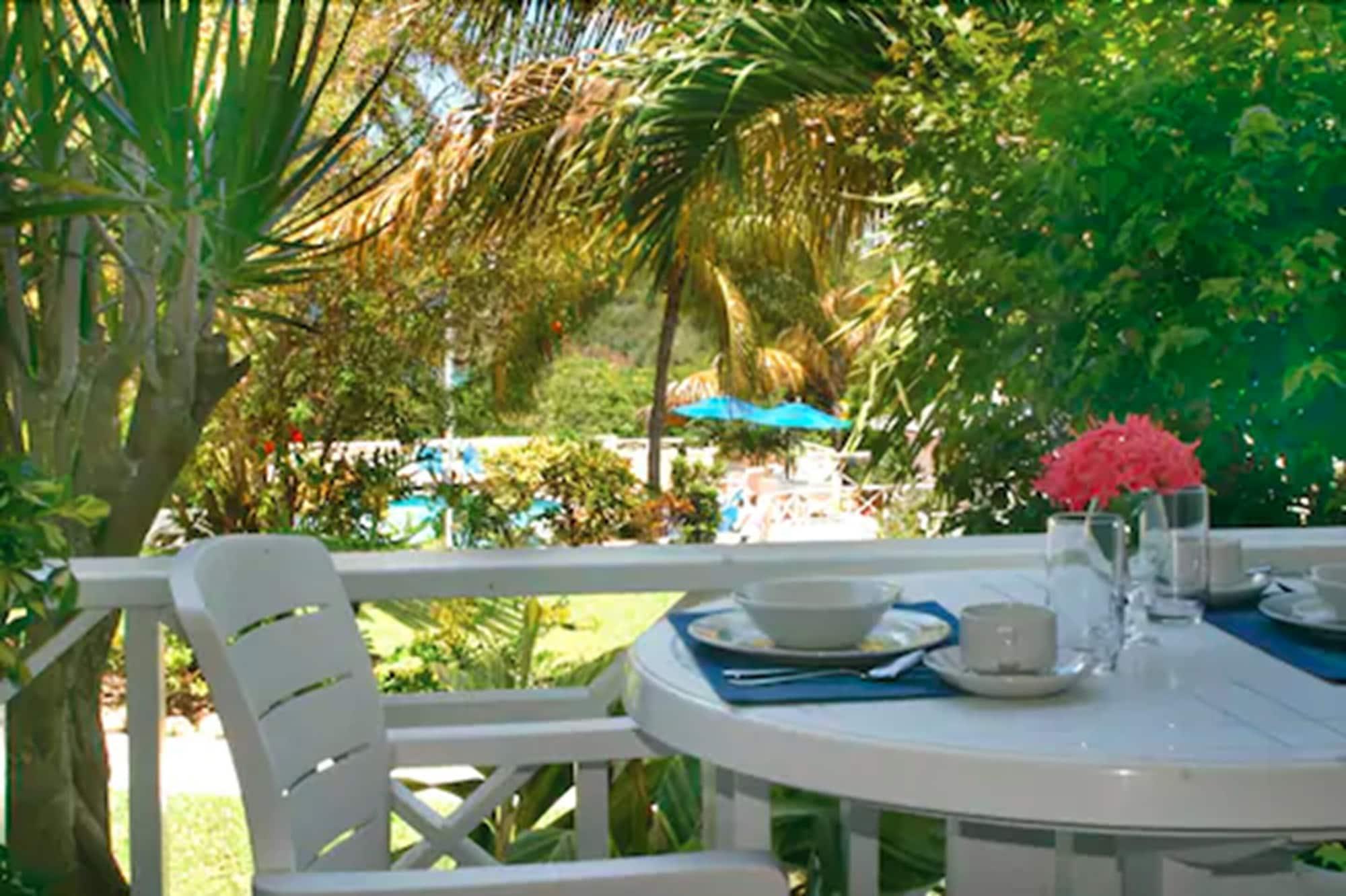 Dickenson Bay Cottages Cedar Grove 외부 사진