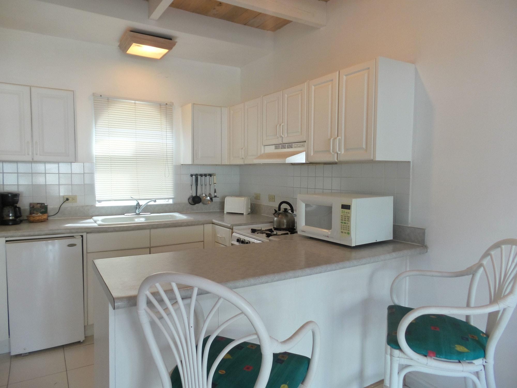 Dickenson Bay Cottages Cedar Grove 외부 사진