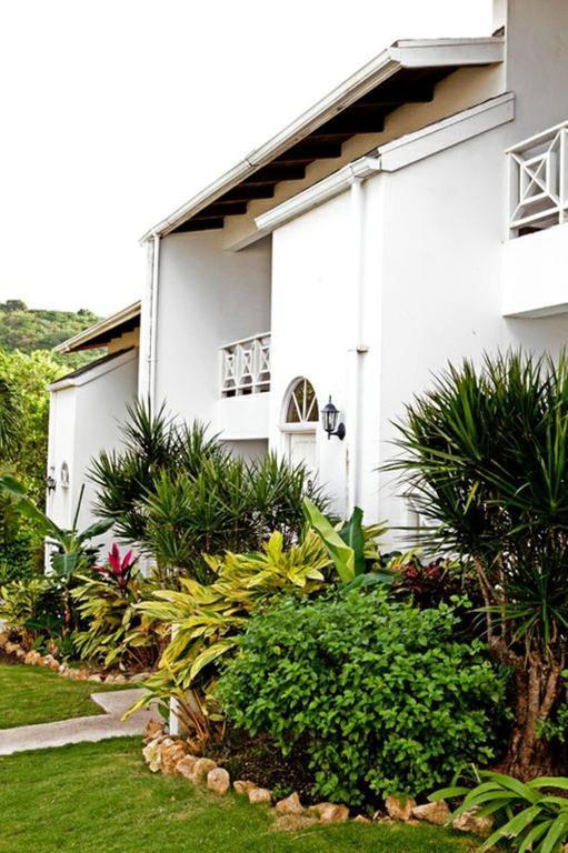 Dickenson Bay Cottages Cedar Grove 외부 사진