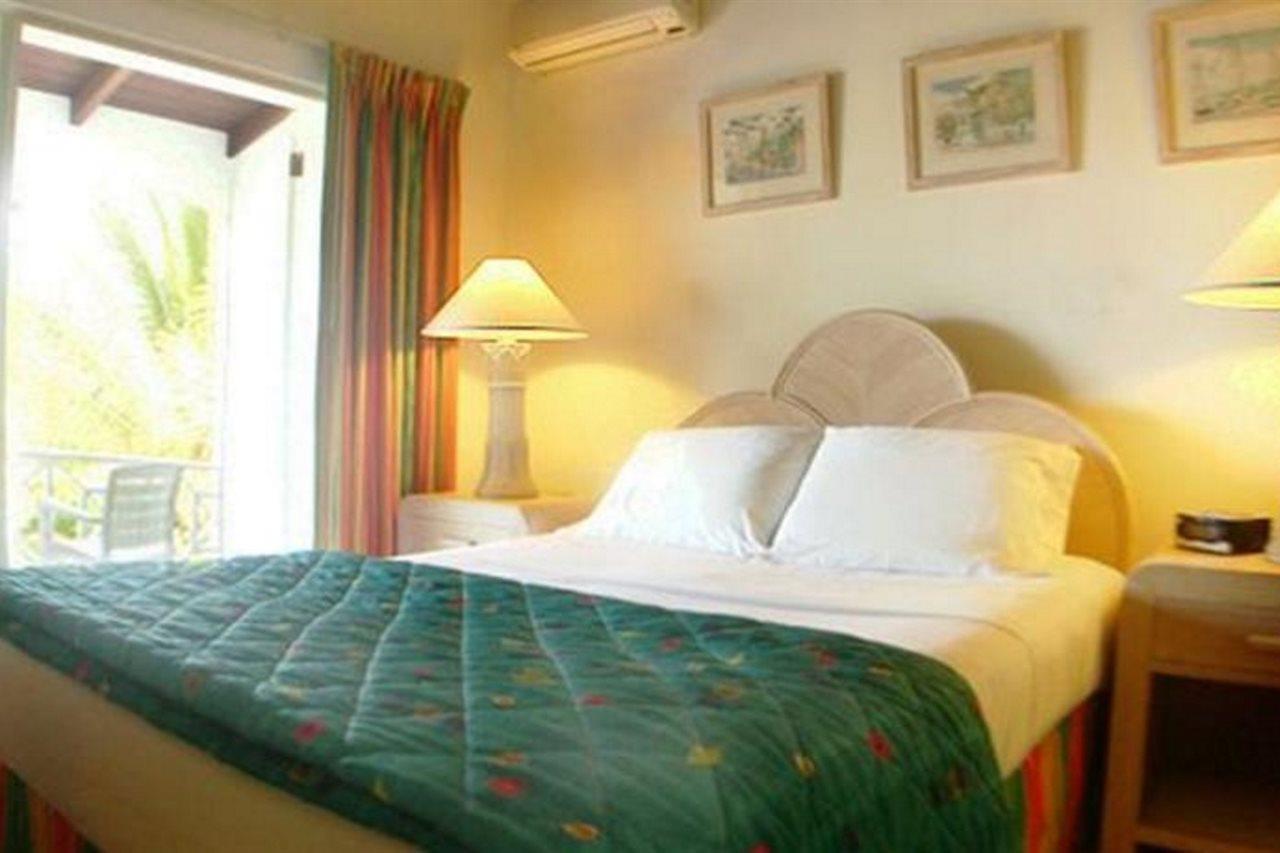 Dickenson Bay Cottages Cedar Grove 외부 사진