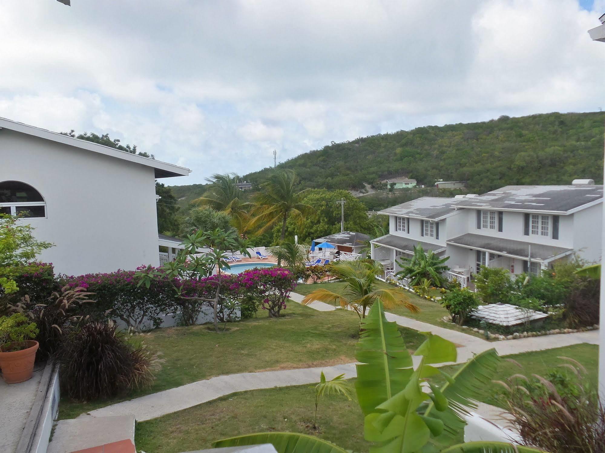 Dickenson Bay Cottages Cedar Grove 외부 사진